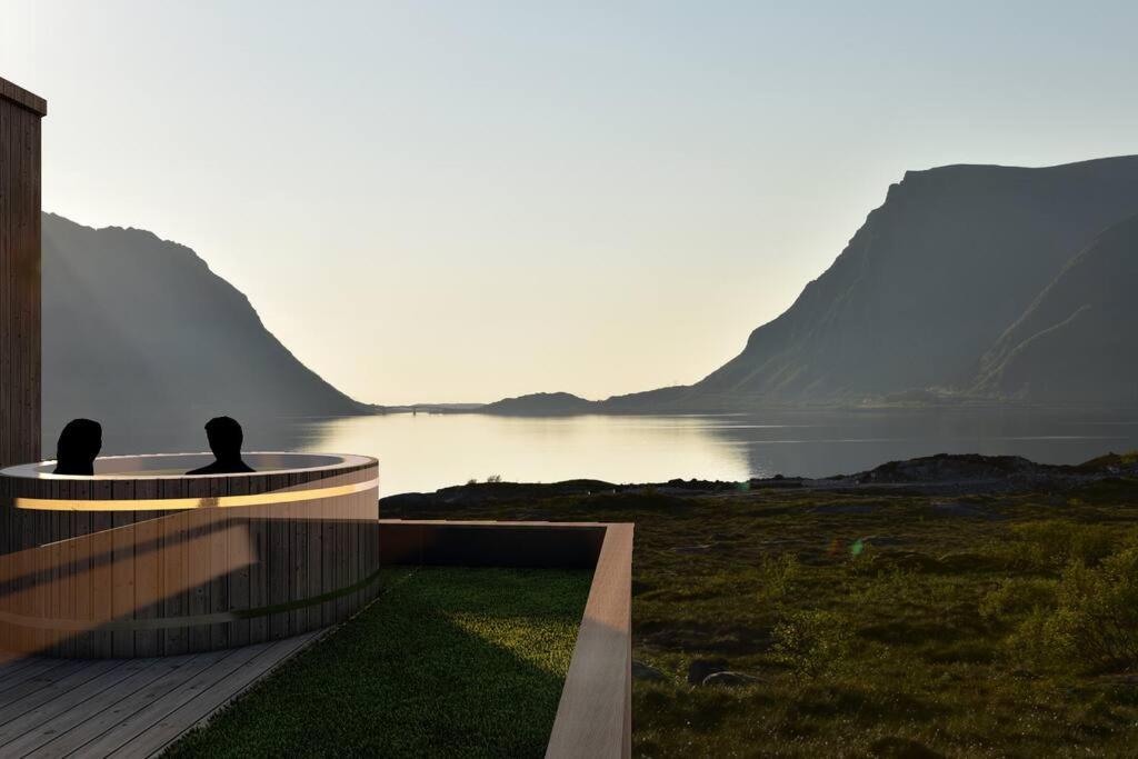 Hoda Cabin - Luxury Lodge With Jacuzzi And Sauna Lyngværet Kültér fotó