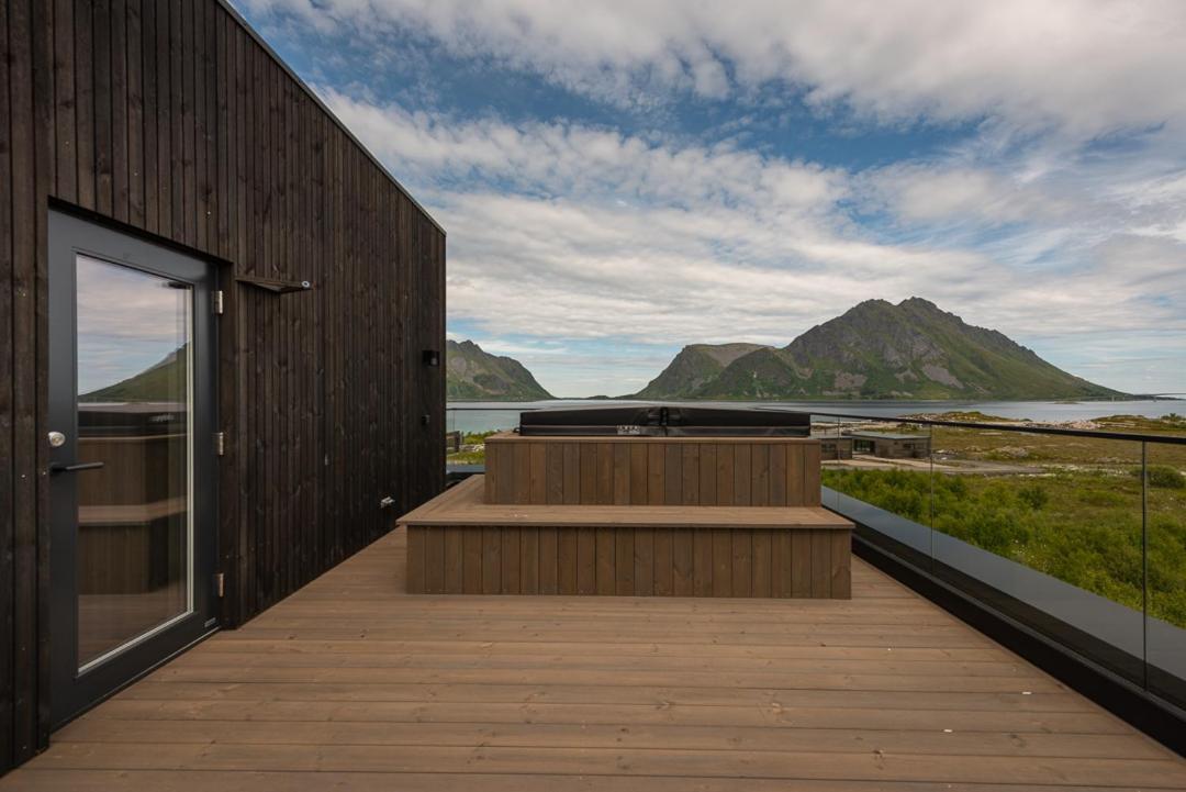 Hoda Cabin - Luxury Lodge With Jacuzzi And Sauna Lyngværet Kültér fotó