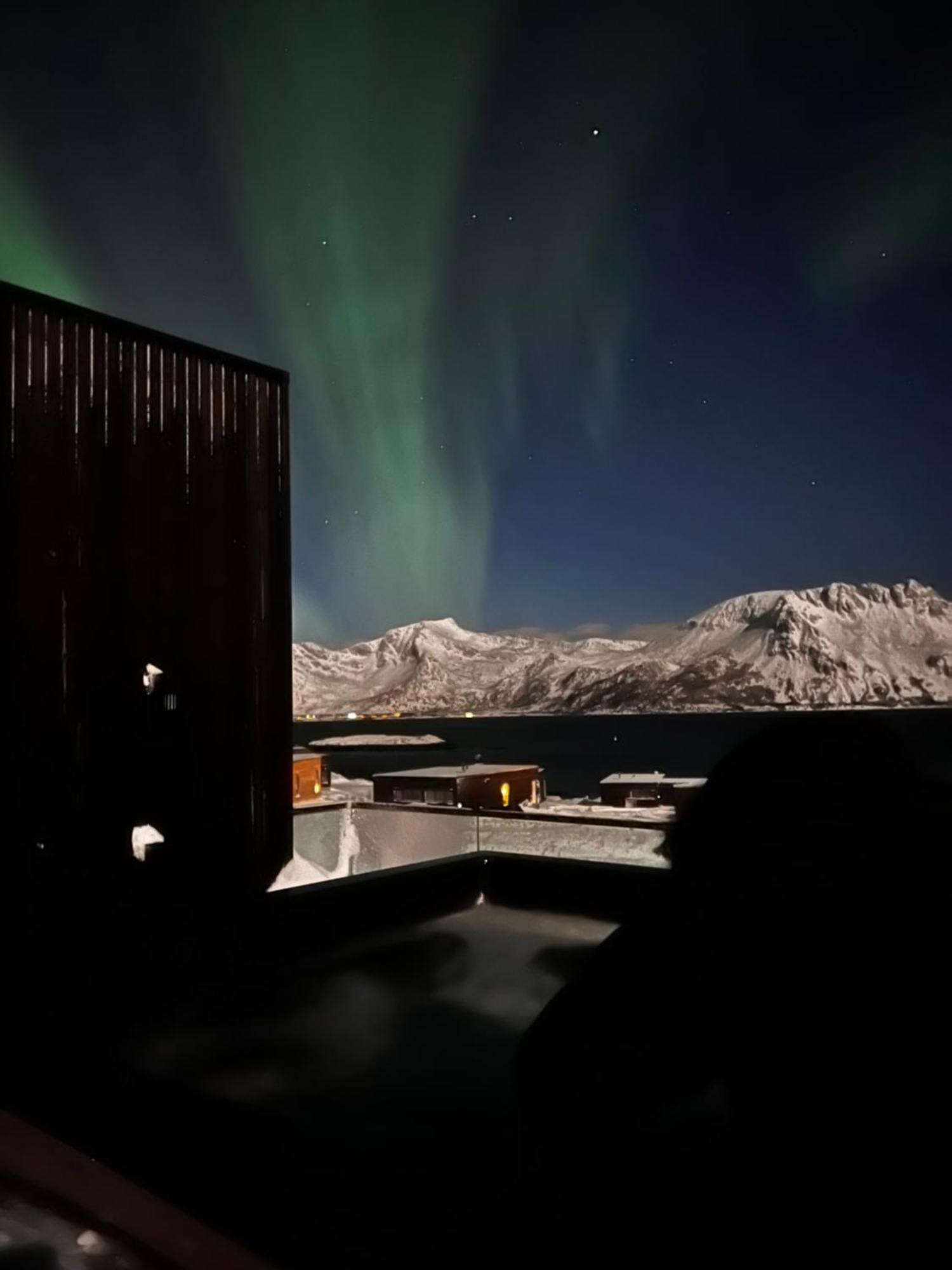 Hoda Cabin - Luxury Lodge With Jacuzzi And Sauna Lyngværet Kültér fotó